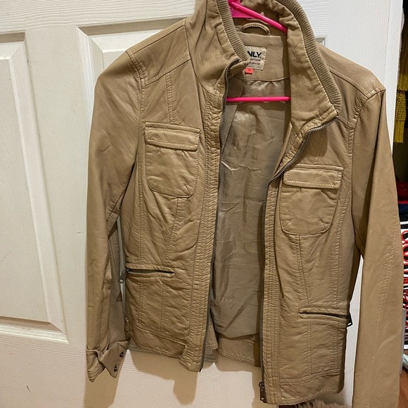 Leather jacket - Picture 5 of 5